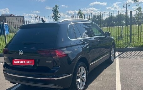 Volkswagen Tiguan II, 2018 год, 1 960 000 рублей, 3 фотография