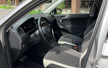 Volkswagen Tiguan II, 2020 год, 2 920 000 рублей, 17 фотография