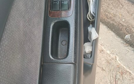 Toyota Avensis III рестайлинг, 2002 год, 400 000 рублей, 4 фотография
