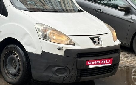 Peugeot Partner II рестайлинг 2, 2010 год, 650 000 рублей, 2 фотография