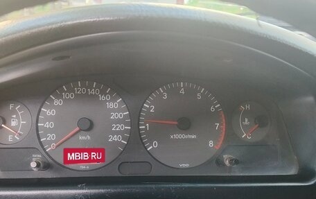 Toyota Avensis III рестайлинг, 2002 год, 400 000 рублей, 18 фотография