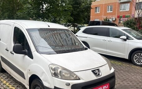 Peugeot Partner II рестайлинг 2, 2010 год, 650 000 рублей, 12 фотография
