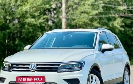 Volkswagen Tiguan II, 2019 год, 2 797 000 рублей, 2 фотография