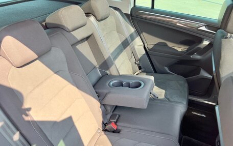 Volkswagen Tiguan II, 2019 год, 2 797 000 рублей, 10 фотография