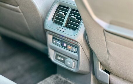 Volkswagen Tiguan II, 2019 год, 2 797 000 рублей, 11 фотография