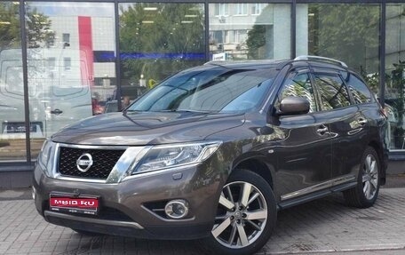 Nissan Pathfinder, 2015 год, 2 180 000 рублей, 1 фотография