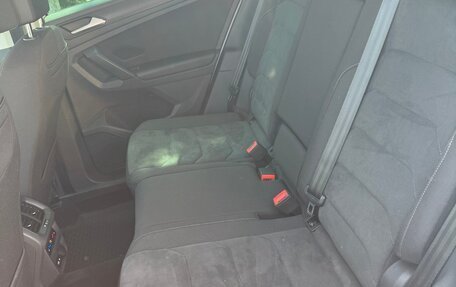 Volkswagen Tiguan II, 2021 год, 2 990 000 рублей, 14 фотография