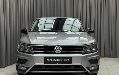 Volkswagen Tiguan II, 2019 год, 2 629 000 рублей, 2 фотография