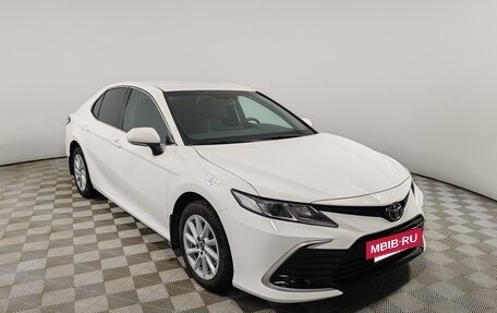 Toyota Camry, 2021 год, 2 380 000 рублей, 2 фотография