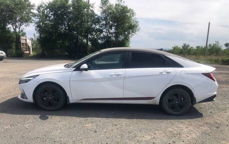 Hyundai Elantra, 2021 год, 2 050 000 рублей, 2 фотография