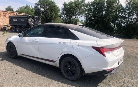 Hyundai Elantra, 2021 год, 2 050 000 рублей, 3 фотография