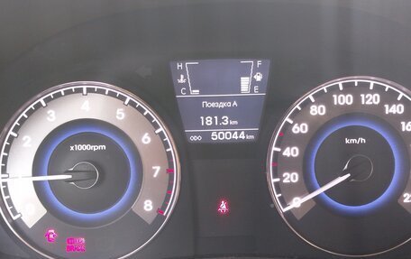 Hyundai Solaris II рестайлинг, 2011 год, 900 000 рублей, 6 фотография