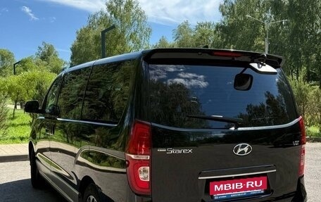 Hyundai Grand Starex Grand Starex I рестайлинг 2, 2020 год, 3 700 000 рублей, 3 фотография