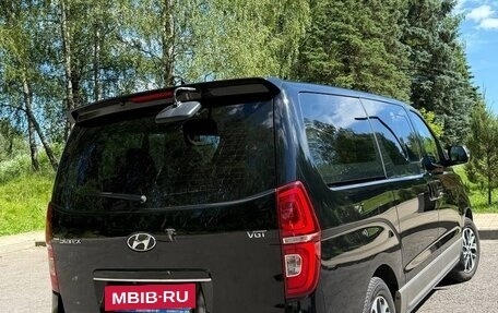 Hyundai Grand Starex Grand Starex I рестайлинг 2, 2020 год, 3 700 000 рублей, 6 фотография