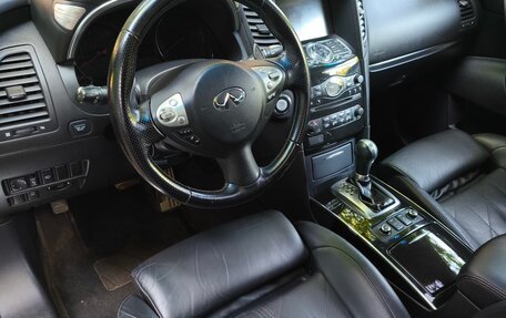 Infiniti FX II, 2010 год, 2 090 000 рублей, 20 фотография