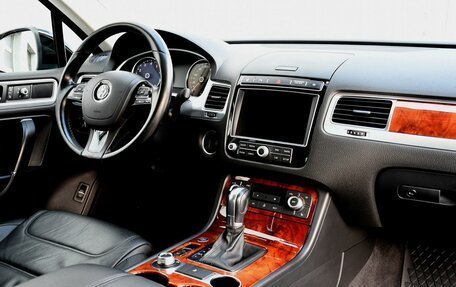 Volkswagen Touareg III, 2015 год, 2 890 000 рублей, 3 фотография