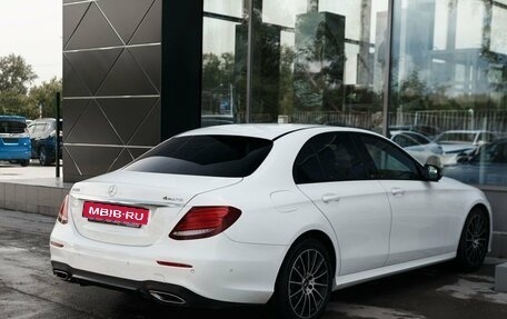 Mercedes-Benz E-Класс, 2017 год, 3 255 000 рублей, 4 фотография