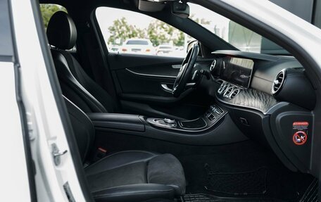 Mercedes-Benz E-Класс, 2017 год, 3 255 000 рублей, 32 фотография