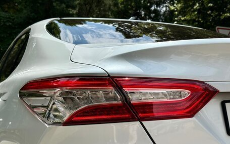 Toyota Camry, 2018 год, 2 850 000 рублей, 10 фотография
