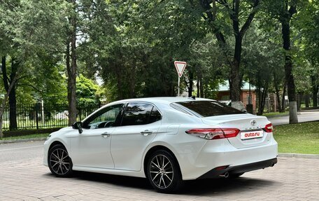 Toyota Camry, 2018 год, 2 850 000 рублей, 4 фотография