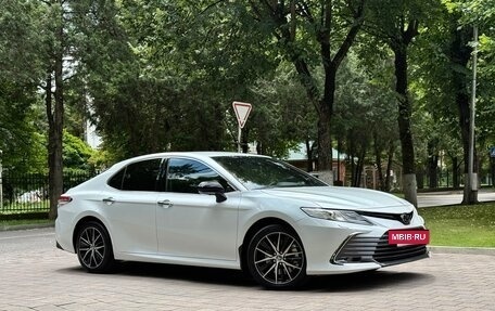 Toyota Camry, 2018 год, 2 850 000 рублей, 3 фотография