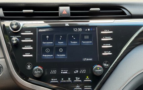 Toyota Camry, 2018 год, 2 850 000 рублей, 20 фотография