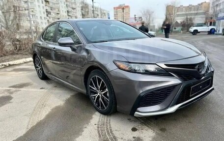 Toyota Camry, 2021 год, 2 800 000 рублей, 3 фотография