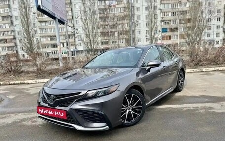 Toyota Camry, 2021 год, 2 800 000 рублей, 2 фотография