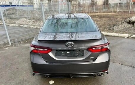 Toyota Camry, 2021 год, 2 800 000 рублей, 5 фотография