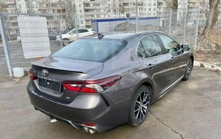 Toyota Camry, 2021 год, 2 800 000 рублей, 4 фотография