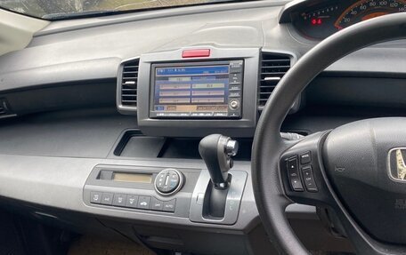 Honda Freed I, 2010 год, 750 000 рублей, 6 фотография