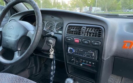 Nissan Primera II рестайлинг, 1996 год, 110 000 рублей, 11 фотография