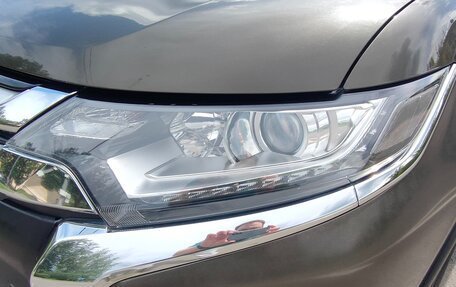 Mitsubishi Outlander III рестайлинг 3, 2017 год, 1 700 000 рублей, 15 фотография