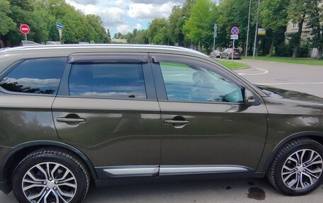 Mitsubishi Outlander III рестайлинг 3, 2017 год, 1 700 000 рублей, 26 фотография