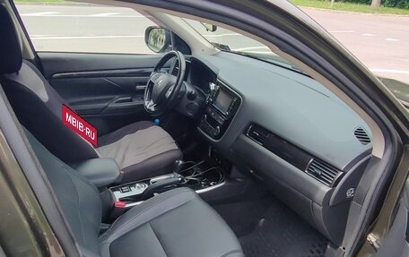 Mitsubishi Outlander III рестайлинг 3, 2017 год, 1 700 000 рублей, 21 фотография