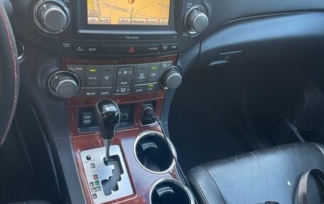 Toyota Highlander III, 2010 год, 2 100 000 рублей, 10 фотография
