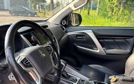 Mitsubishi Pajero Sport III рестайлинг, 2018 год, 3 100 000 рублей, 3 фотография