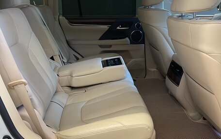 Lexus LX III, 2017 год, 6 500 000 рублей, 10 фотография