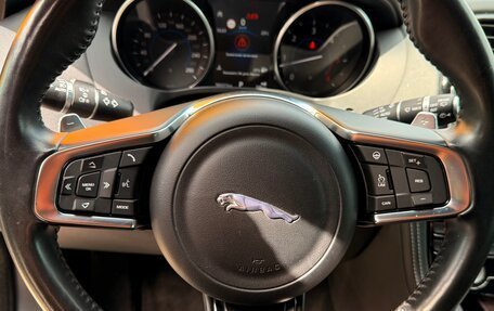 Jaguar F-Pace, 2018 год, 3 280 000 рублей, 15 фотография