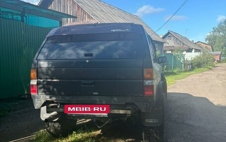 Nissan Terrano II рестайлинг, 1992 год, 350 000 рублей, 3 фотография