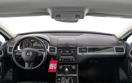 Volkswagen Touareg III, 2016 год, 2 700 000 рублей, 14 фотография