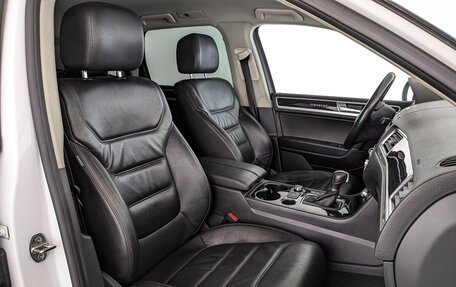 Volkswagen Touareg III, 2016 год, 2 700 000 рублей, 24 фотография