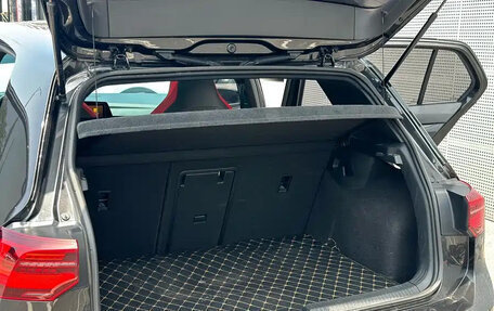 Volkswagen Golf GTI, 2021 год, 2 300 855 рублей, 16 фотография