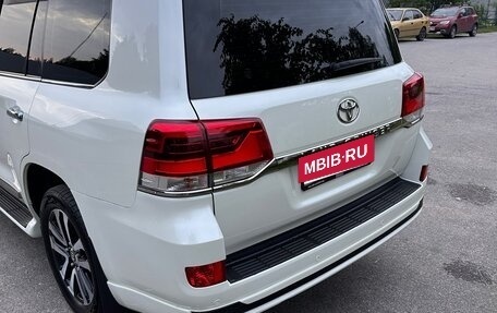 Toyota Land Cruiser 200, 2018 год, 8 300 000 рублей, 3 фотография