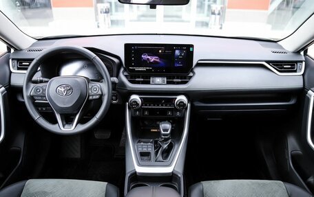 Toyota RAV4, 2024 год, 4 640 000 рублей, 12 фотография