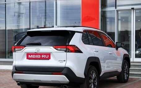 Toyota RAV4, 2024 год, 4 640 000 рублей, 7 фотография