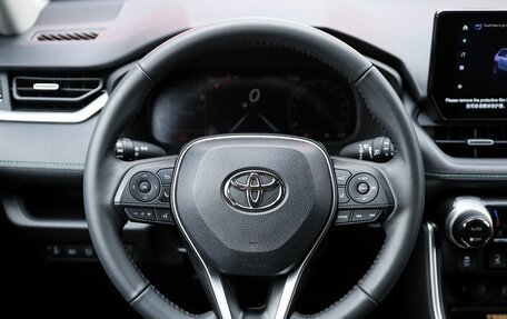 Toyota RAV4, 2024 год, 4 640 000 рублей, 13 фотография