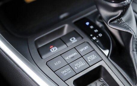 Toyota RAV4, 2024 год, 4 640 000 рублей, 19 фотография