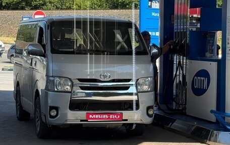 Toyota HiAce H200, 2005 год, 1 900 000 рублей, 1 фотография