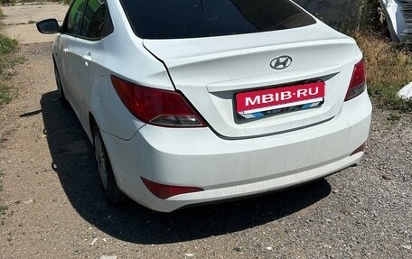 Hyundai Solaris II рестайлинг, 2015 год, 600 000 рублей, 10 фотография
